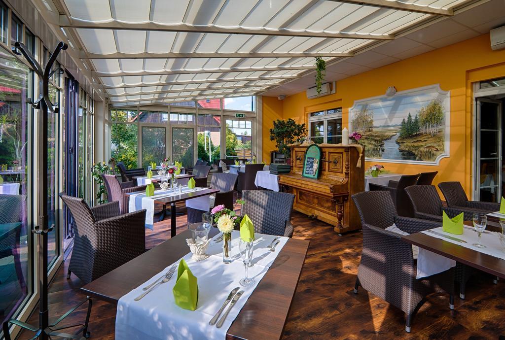 Flair Hotel Reuner Цоссен Экстерьер фото